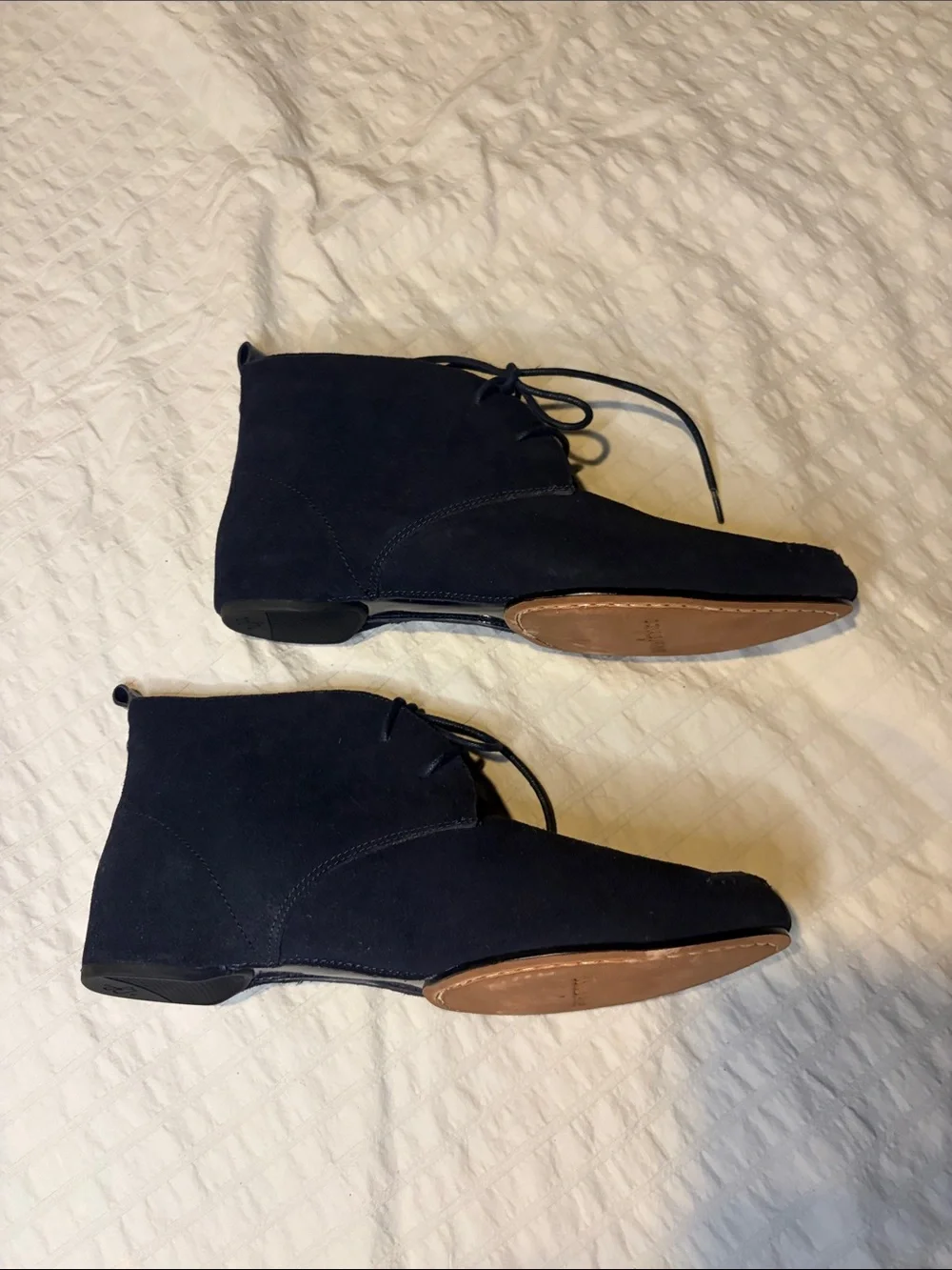 NWOT Women’s Donald Pliner Deep Navy Suede “Chukka” Booties
